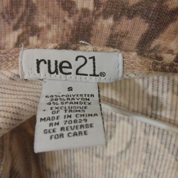 Sexy Bodysuit Rue 21 Snake Skin Print w. Golden Attached Chain to Open Back S - Picture 7 of 10